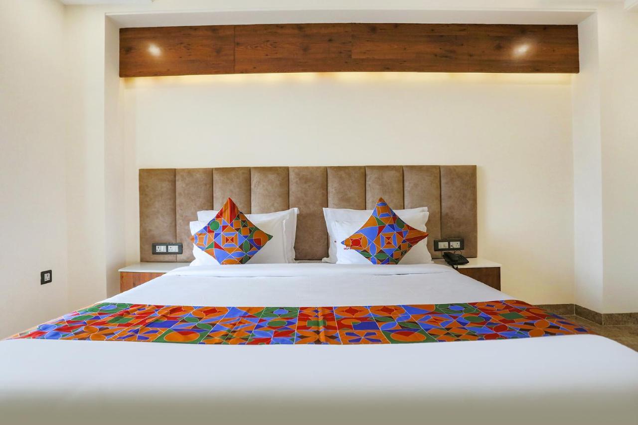 Fabhotel Golf Inn Golf Course Road Gurgaon Exterior foto