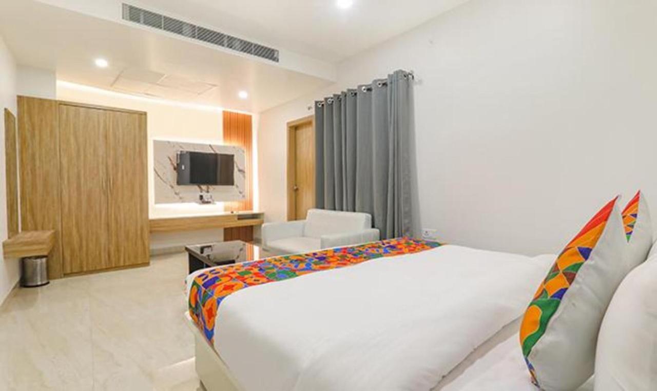 Fabhotel Golf Inn Golf Course Road Gurgaon Exterior foto